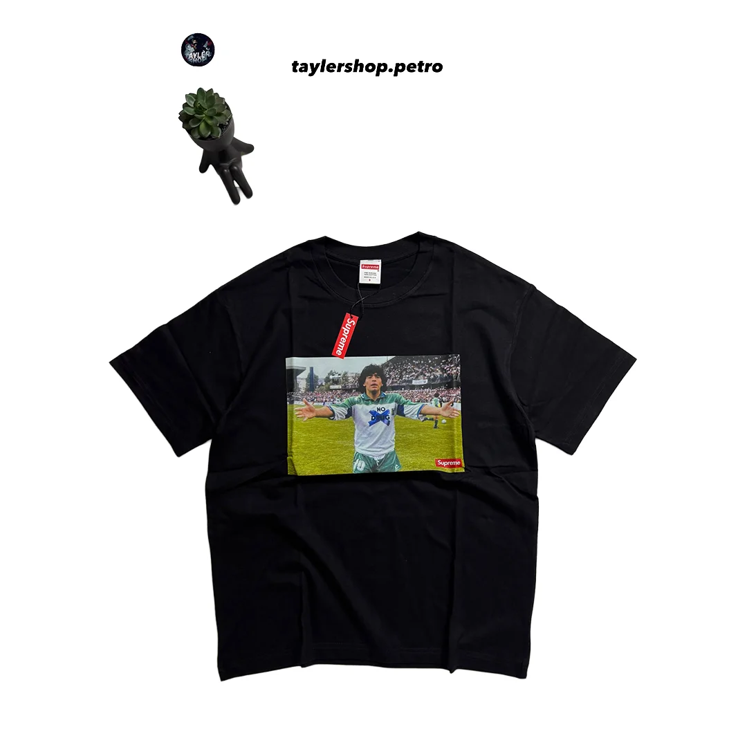 Supreme — Футболка Supreme