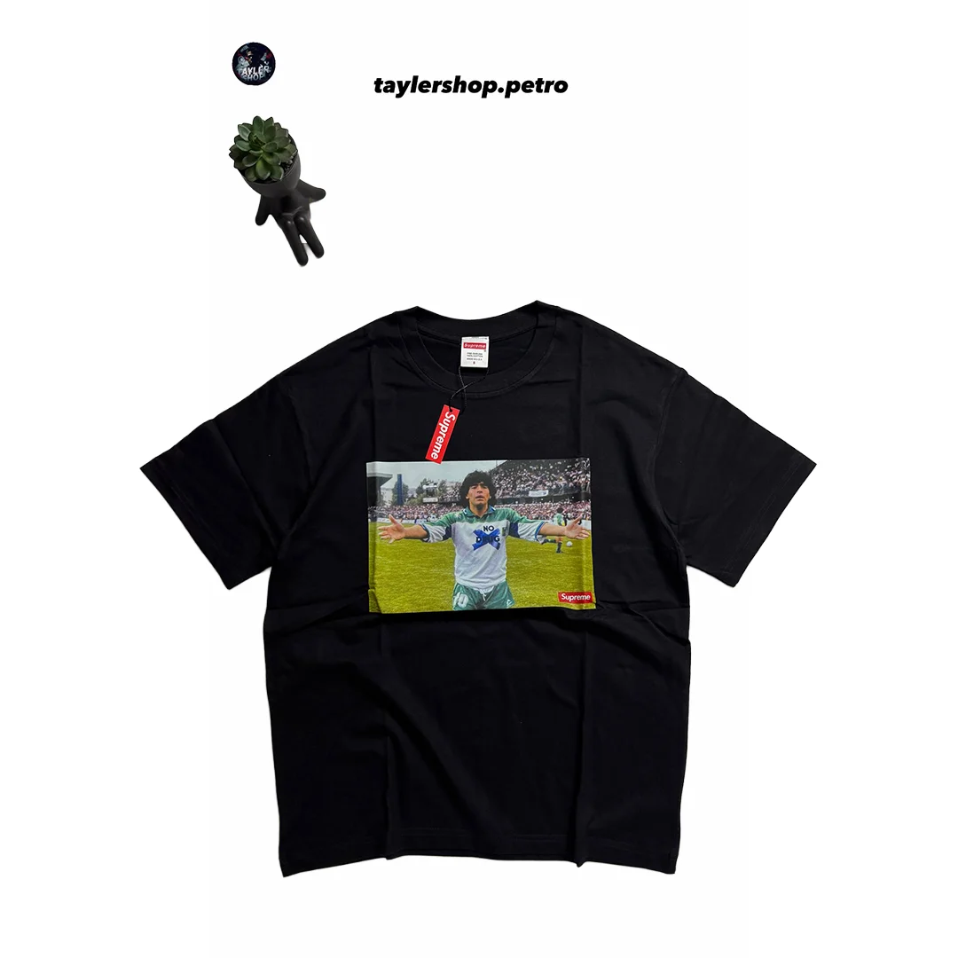 Supreme — Футболка Supreme